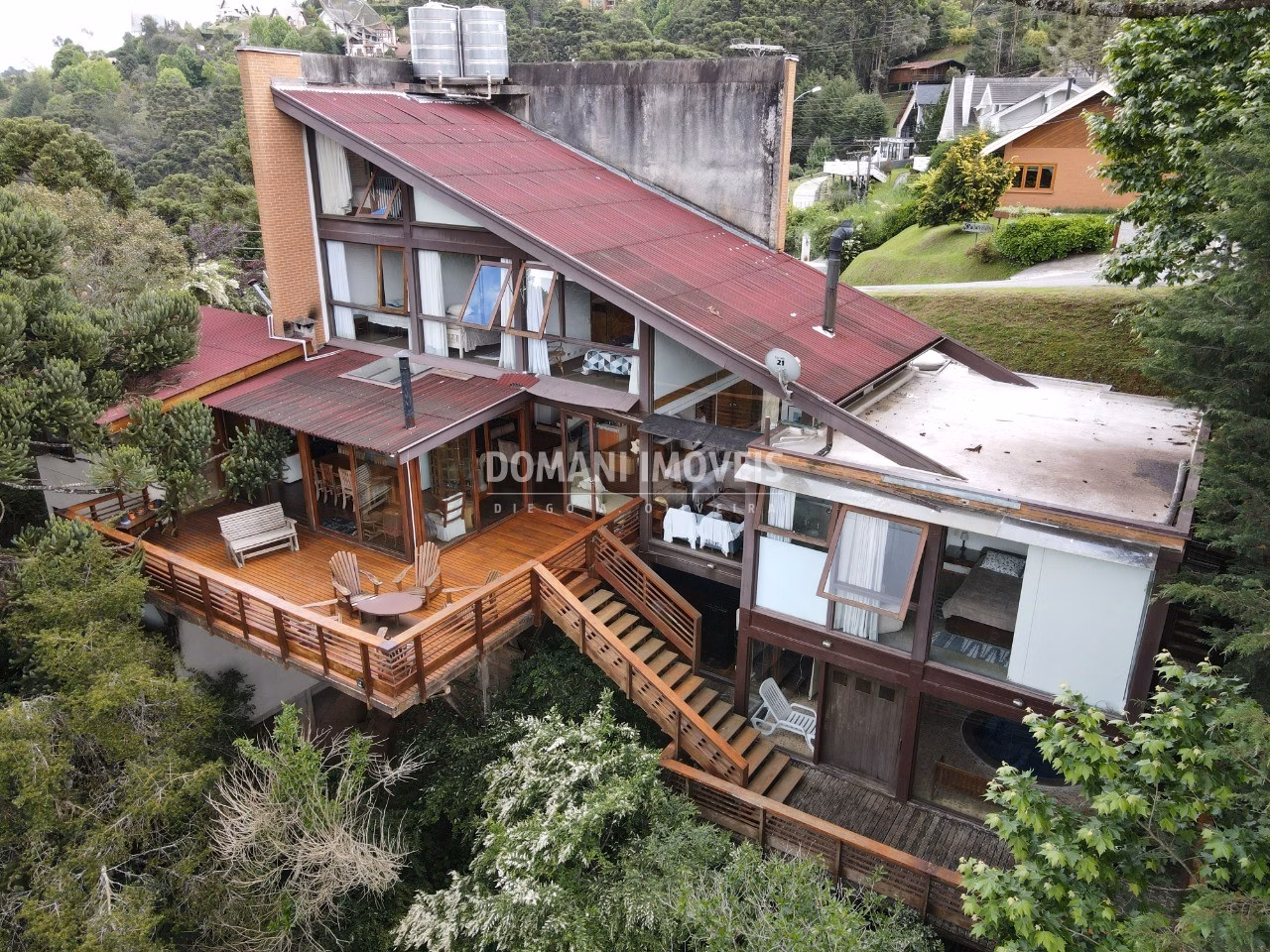 Casa de 1.600 m² em Campos do Jordão, SP