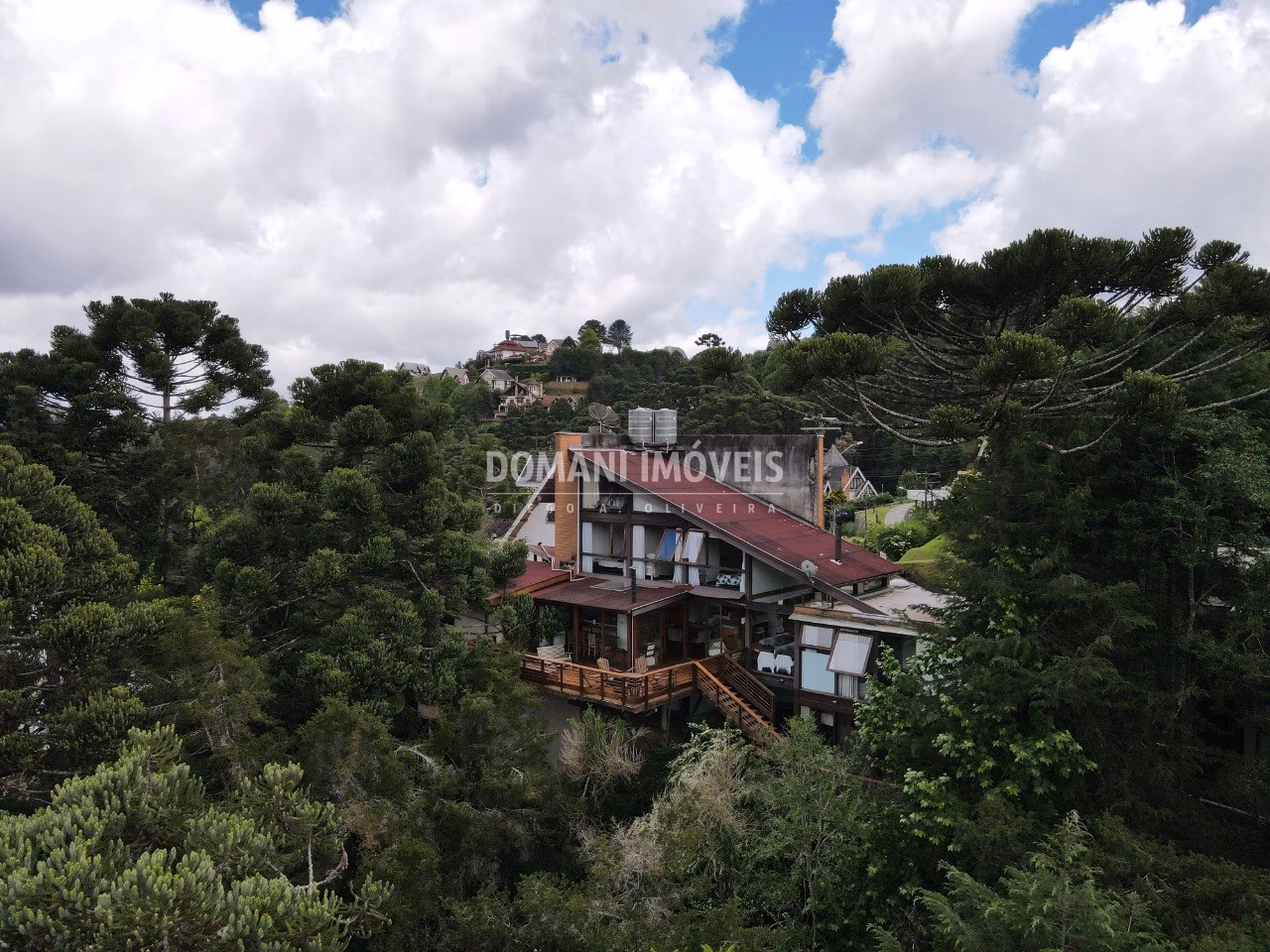 Casa de 1.600 m² em Campos do Jordão, SP