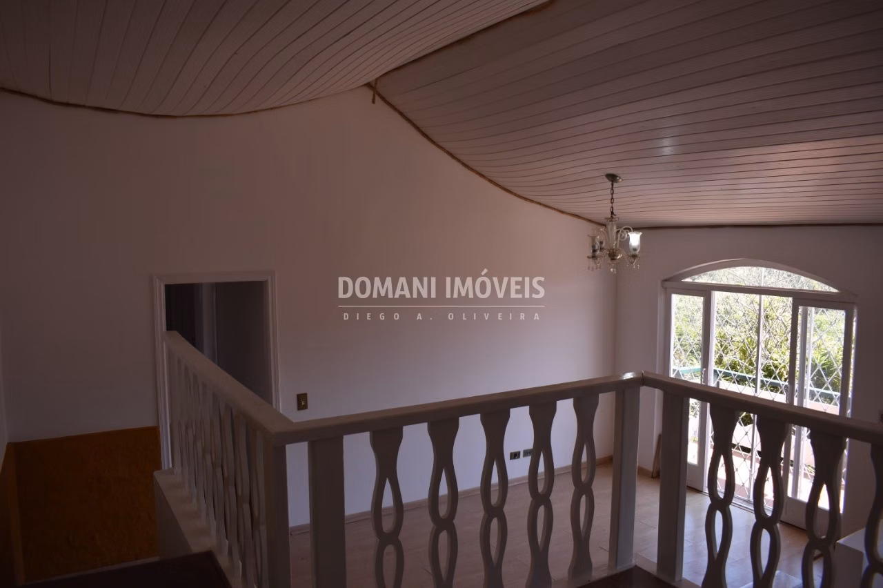 Casa de 485 m² em Campos do Jordão, SP