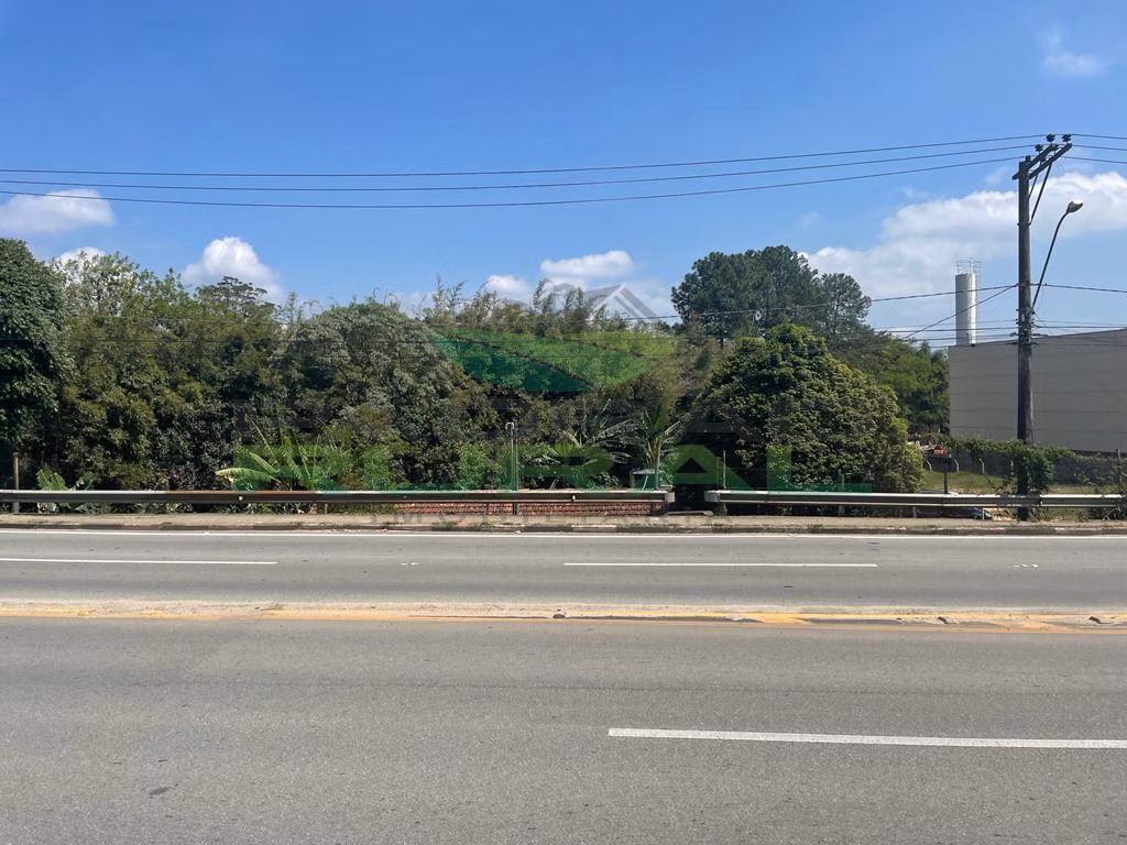 Terreno de 1.798 m² em São Roque, SP