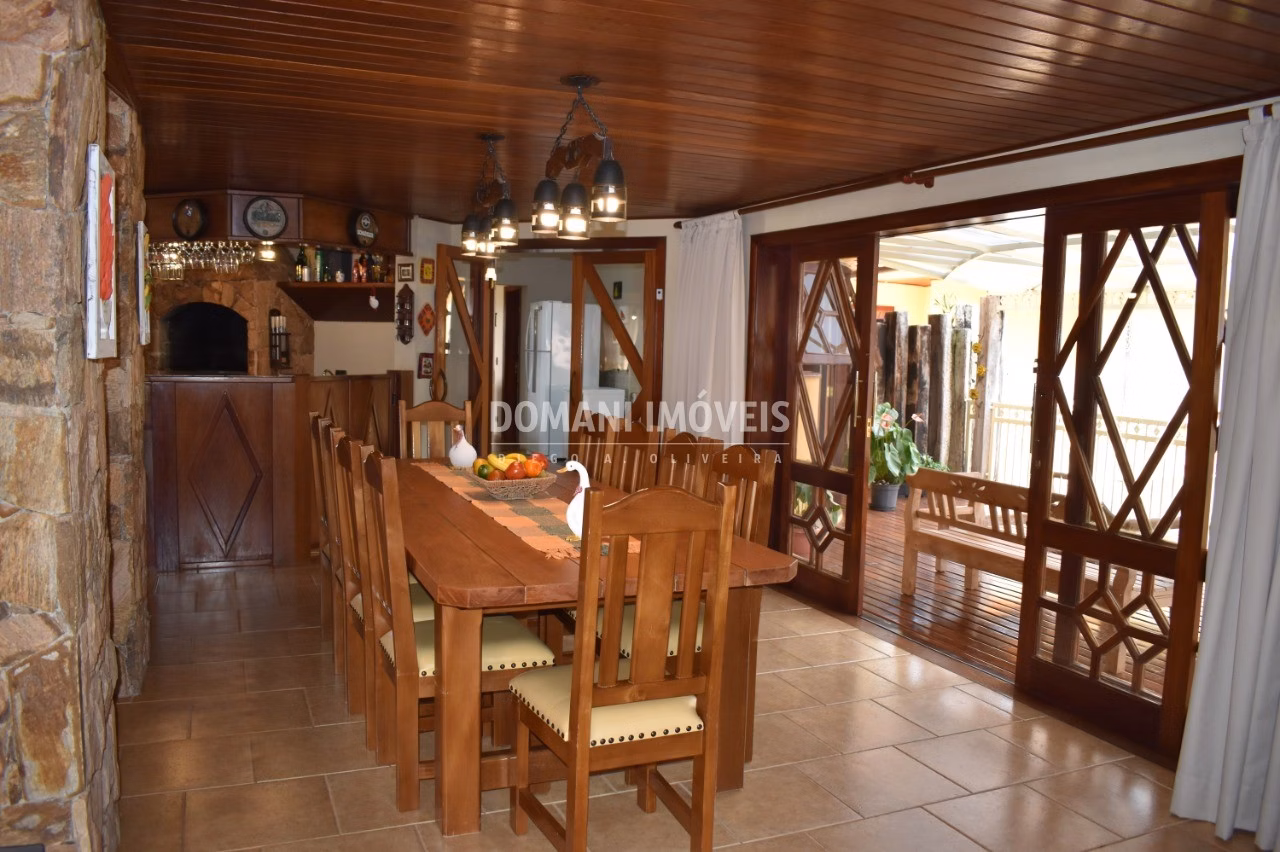 Casa de 5.250 m² em Campos do Jordão, SP
