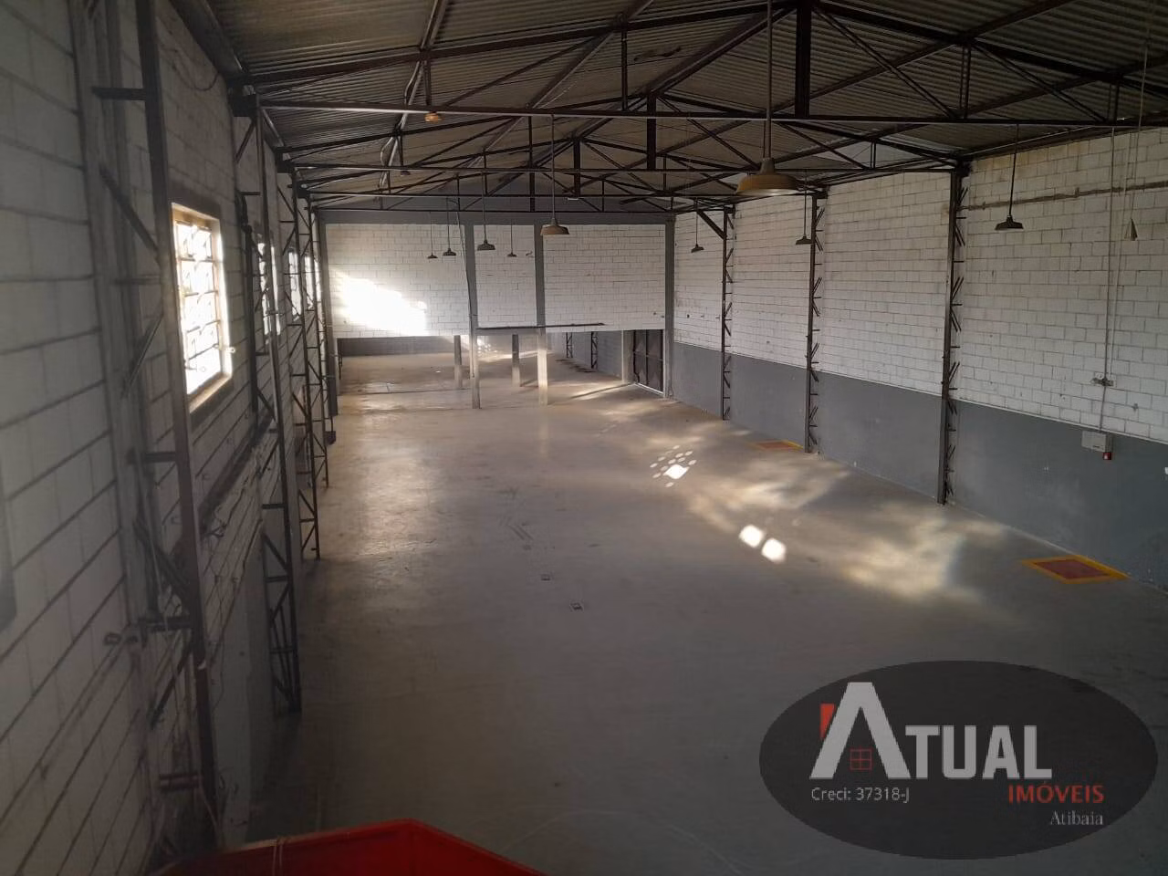 Comercial de 2.300 m² em Atibaia, SP