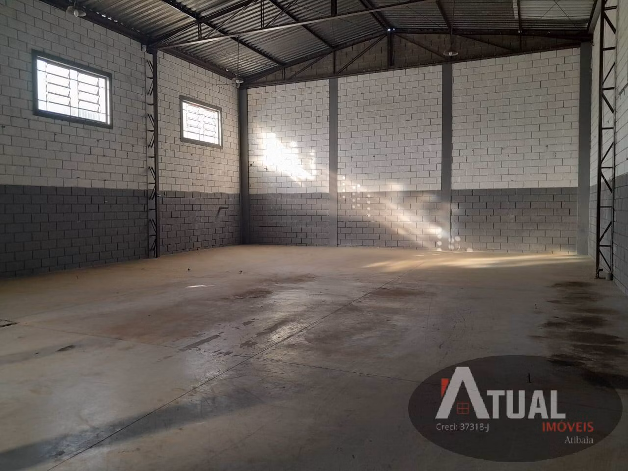 Comercial de 2.300 m² em Atibaia, SP