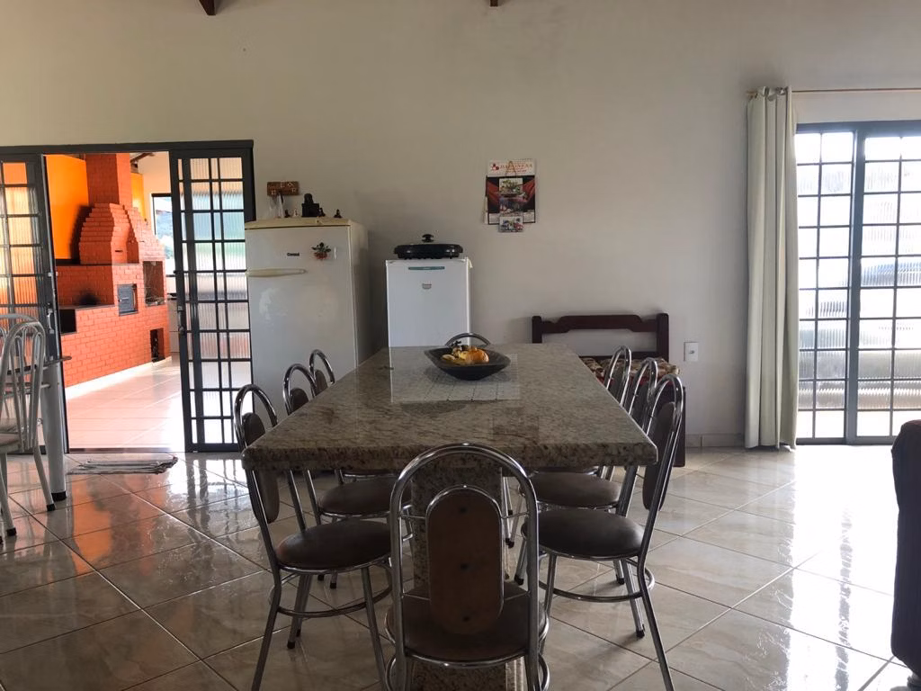 Chácara de 1.650 m² em Pouso Alegre, MG