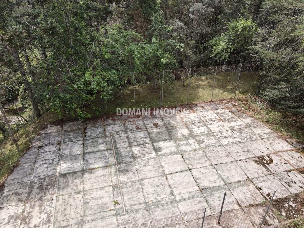 Casa de 4.440 m² em Campos do Jordão, SP