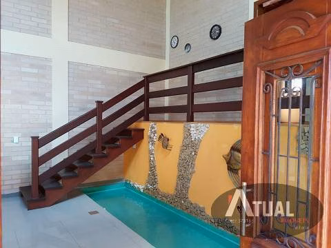 Casa de 600 m² em Piracaia, SP