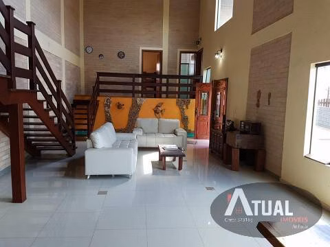Casa de 600 m² em Piracaia, SP