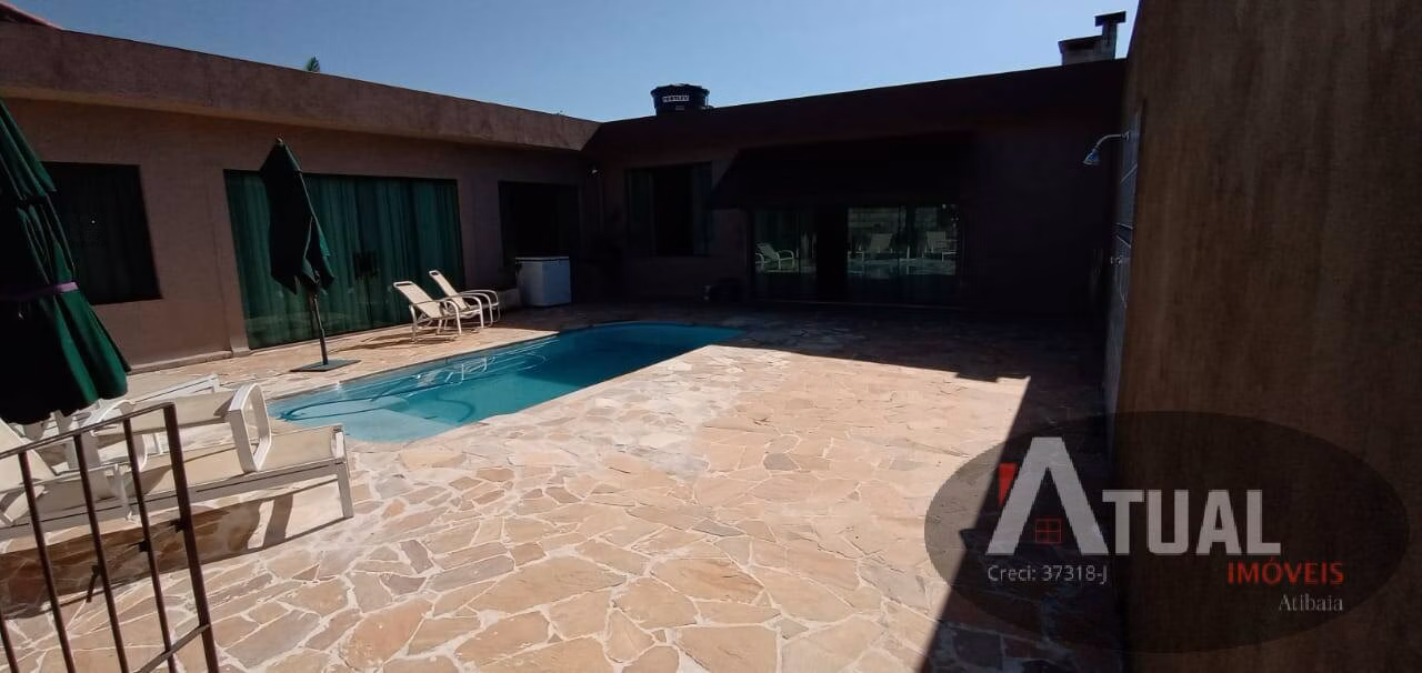 Casa de 576 m² em Mairiporã, SP