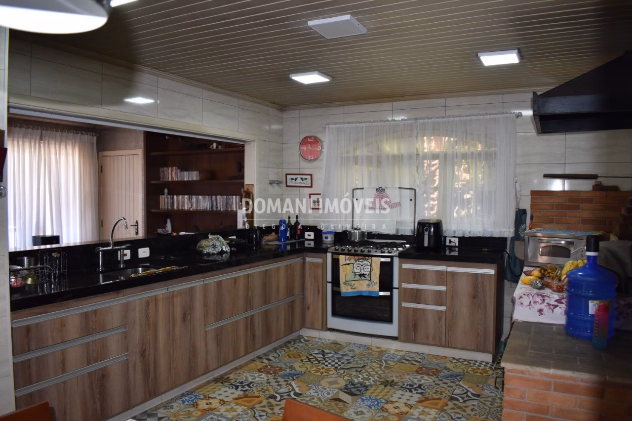 Casa de 1.140 m² em Campos do Jordão, SP