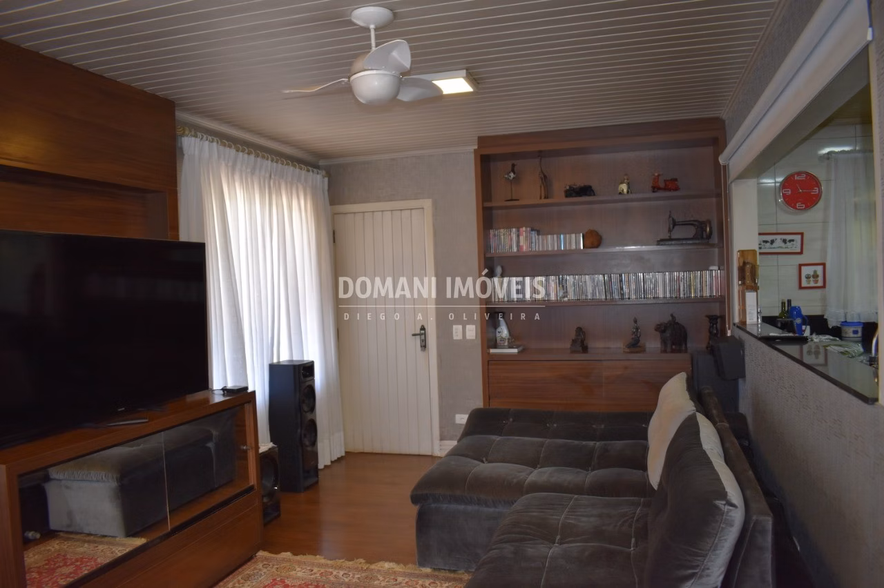 Casa de 1.140 m² em Campos do Jordão, SP