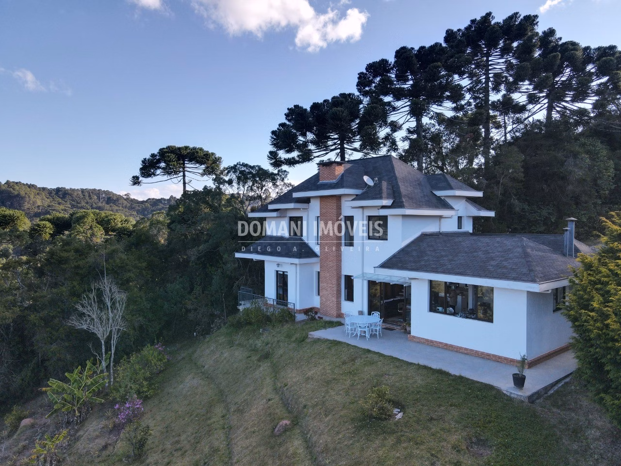 House of 1,110 m² in Campos do Jordão, SP, Brazil