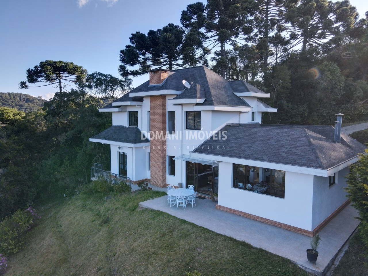 House of 1,110 m² in Campos do Jordão, SP, Brazil