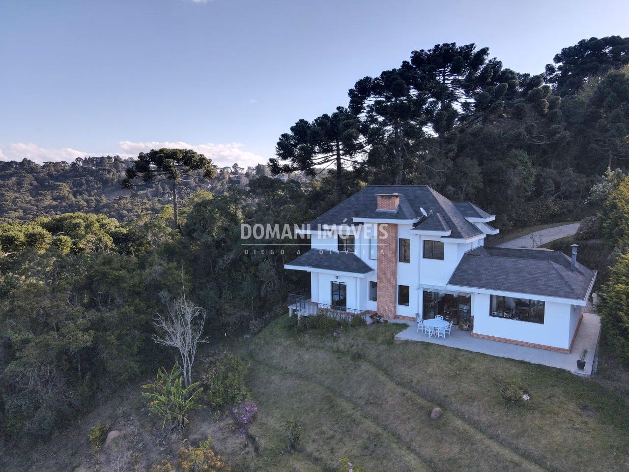 House of 1,110 m² in Campos do Jordão, SP, Brazil