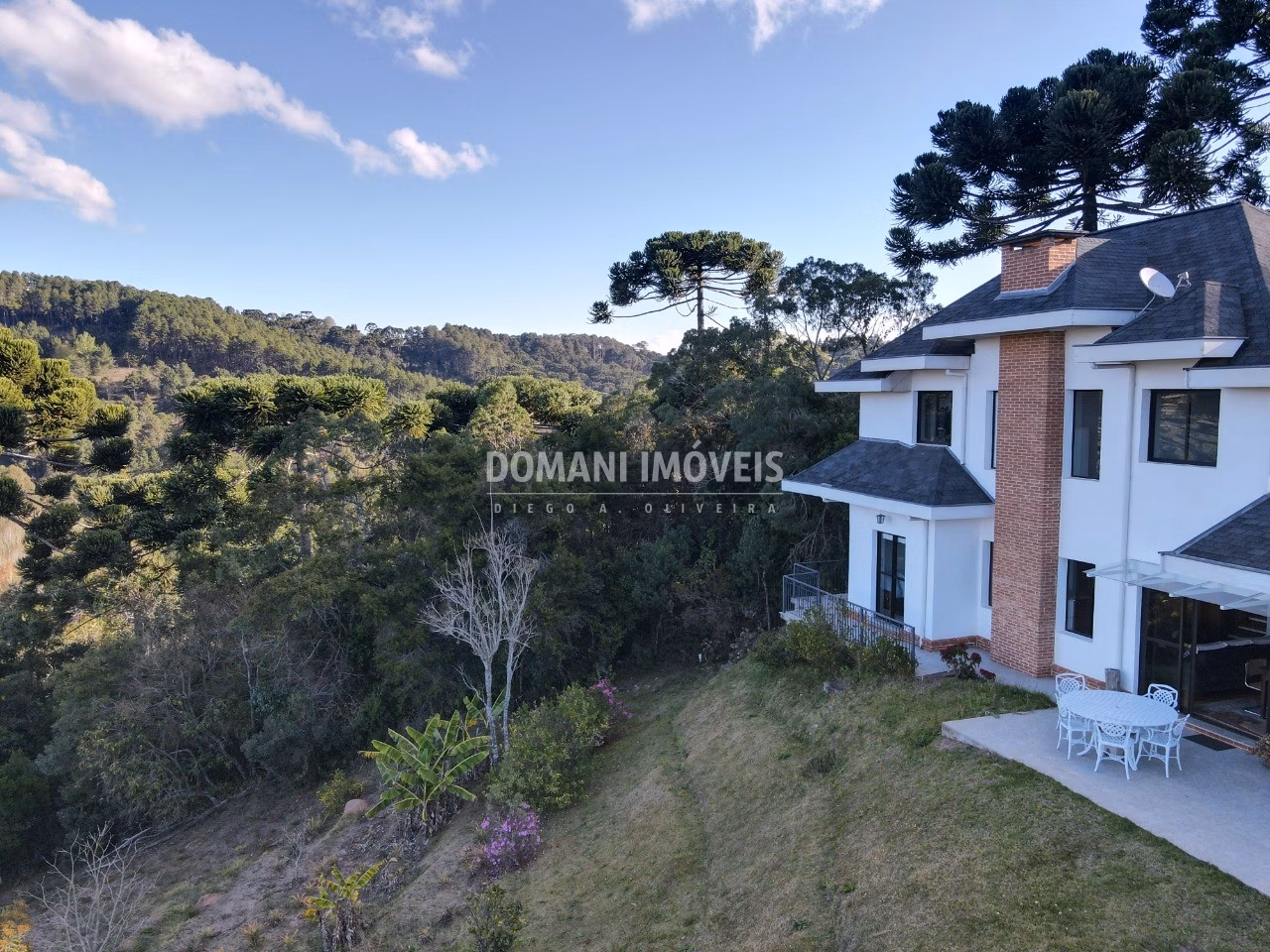 House of 1,110 m² in Campos do Jordão, SP, Brazil