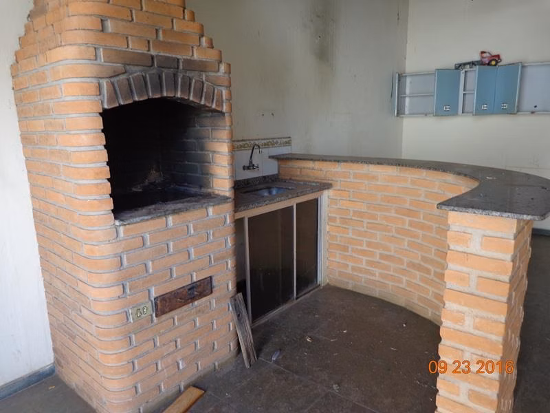 Casa de 300 m² em Araçatuba, SP