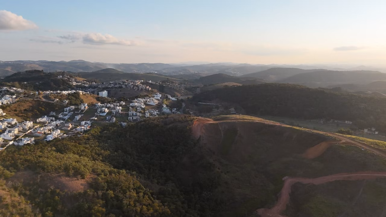 Plot of 300 m² in Juiz de Fora, MG, Brazil