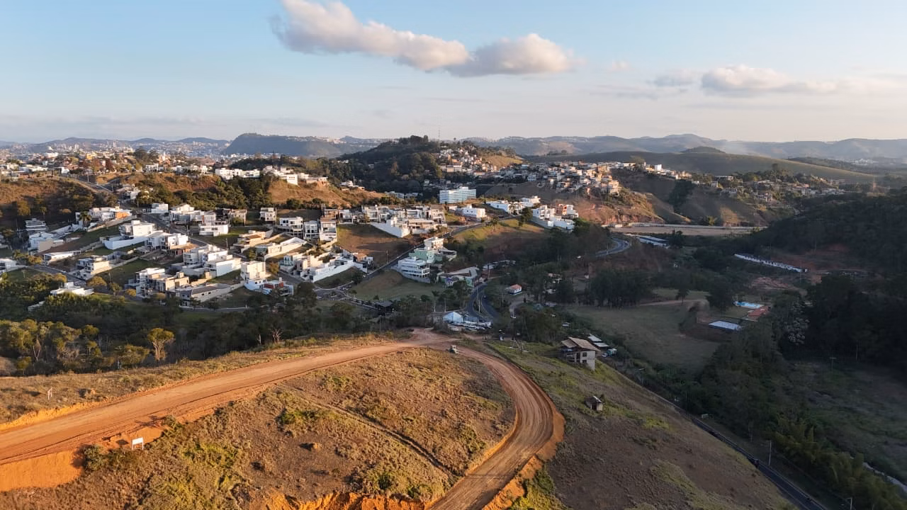 Plot of 300 m² in Juiz de Fora, MG, Brazil