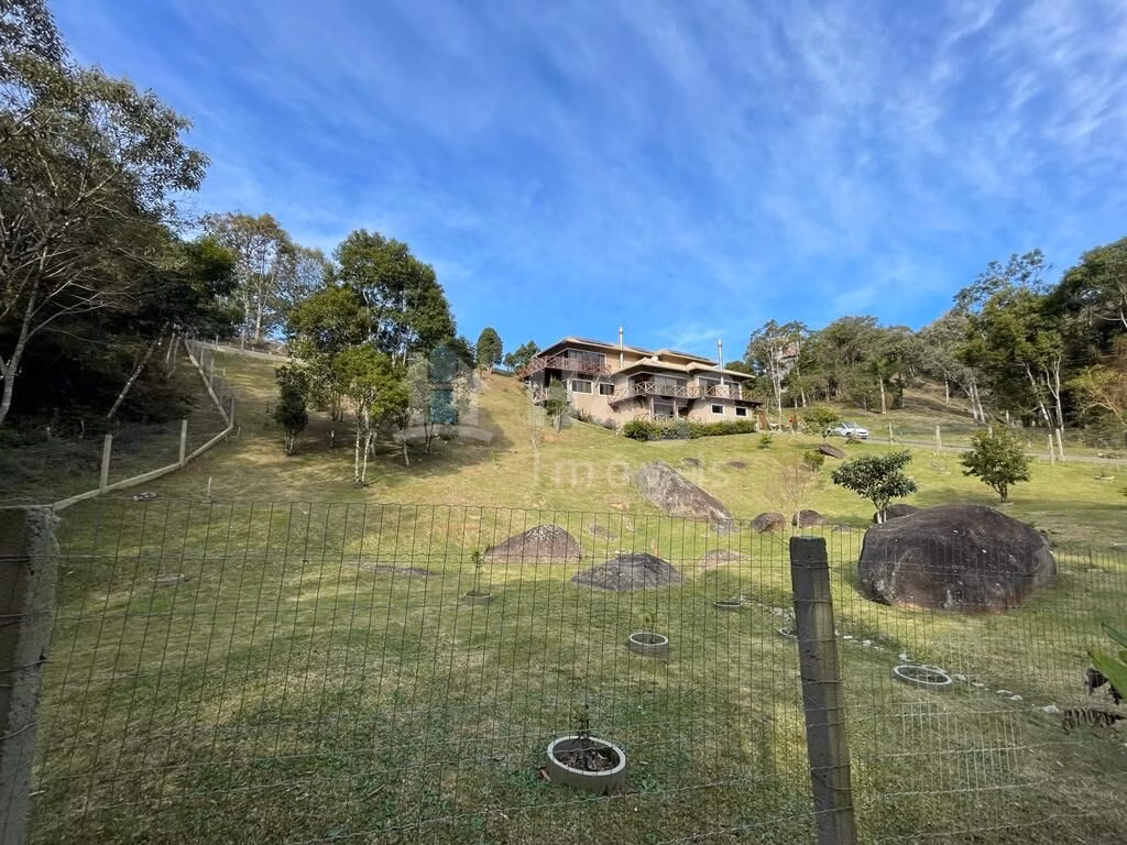 Fazenda de 2.300 m² em Rancho Queimado, SC