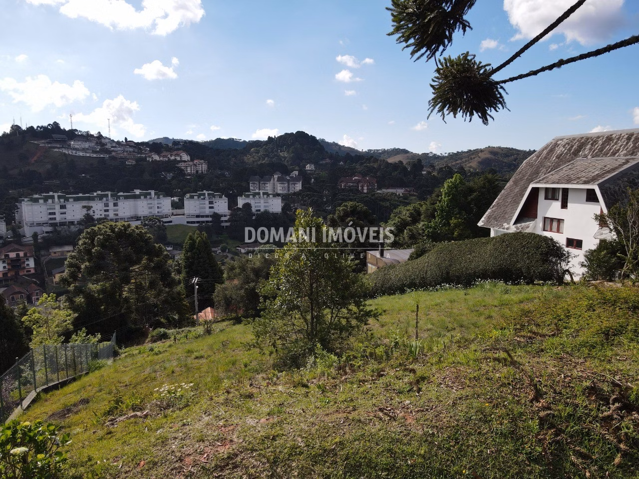Terreno de 1.030 m² em Campos do Jordão, SP