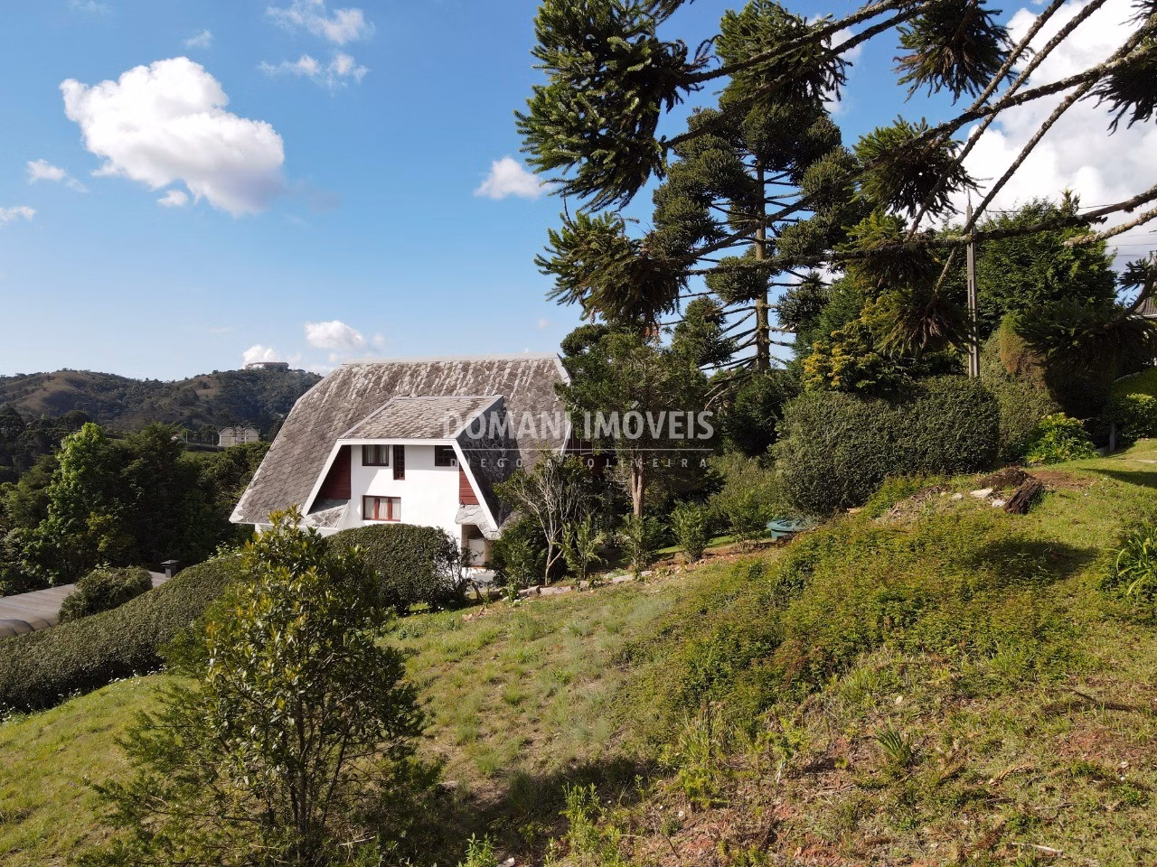 Terreno de 1.030 m² em Campos do Jordão, SP