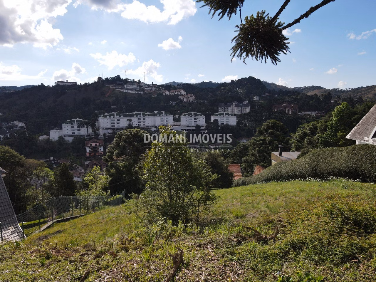 Terreno de 1.030 m² em Campos do Jordão, SP