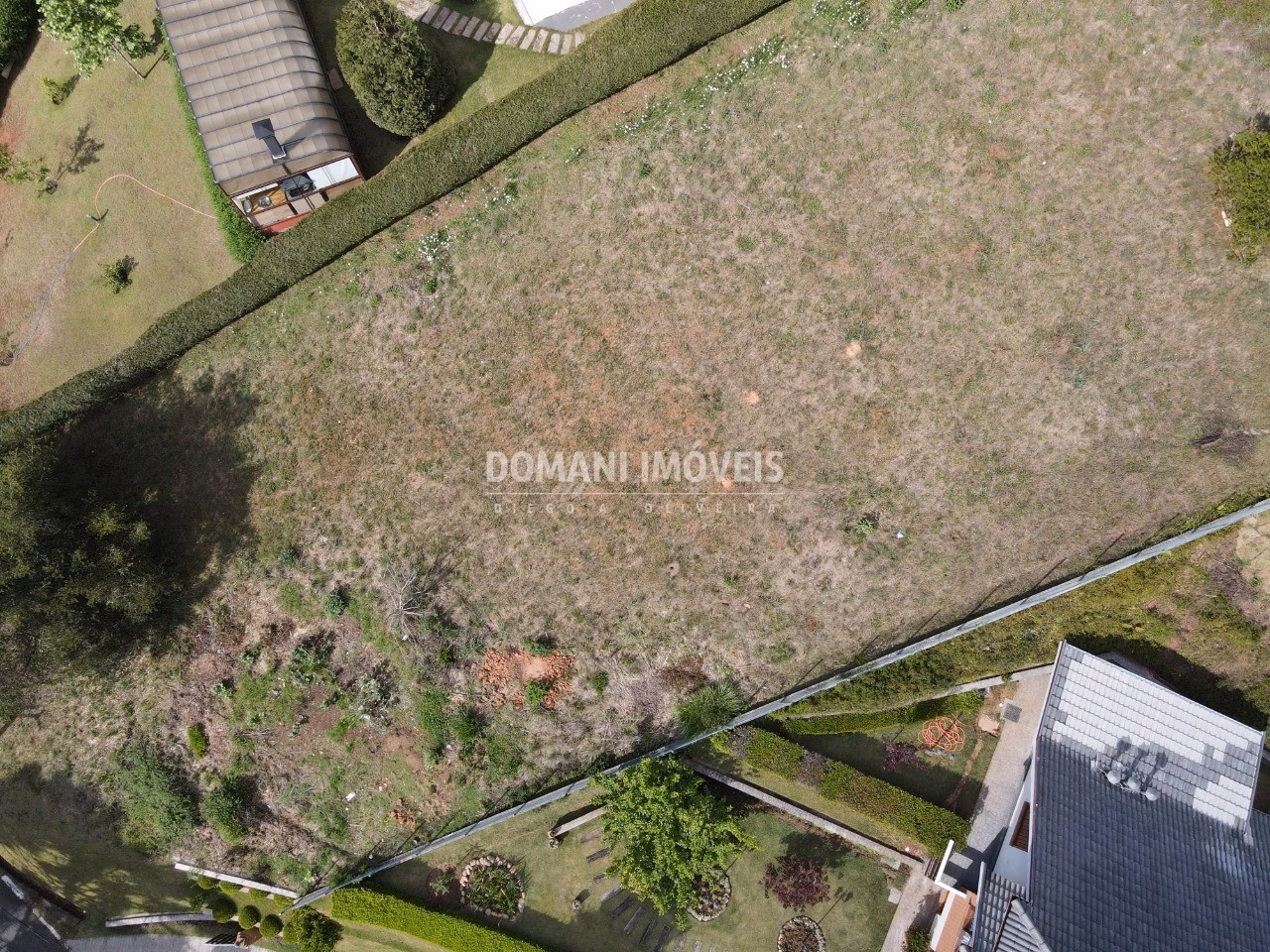 Terreno de 1.030 m² em Campos do Jordão, SP