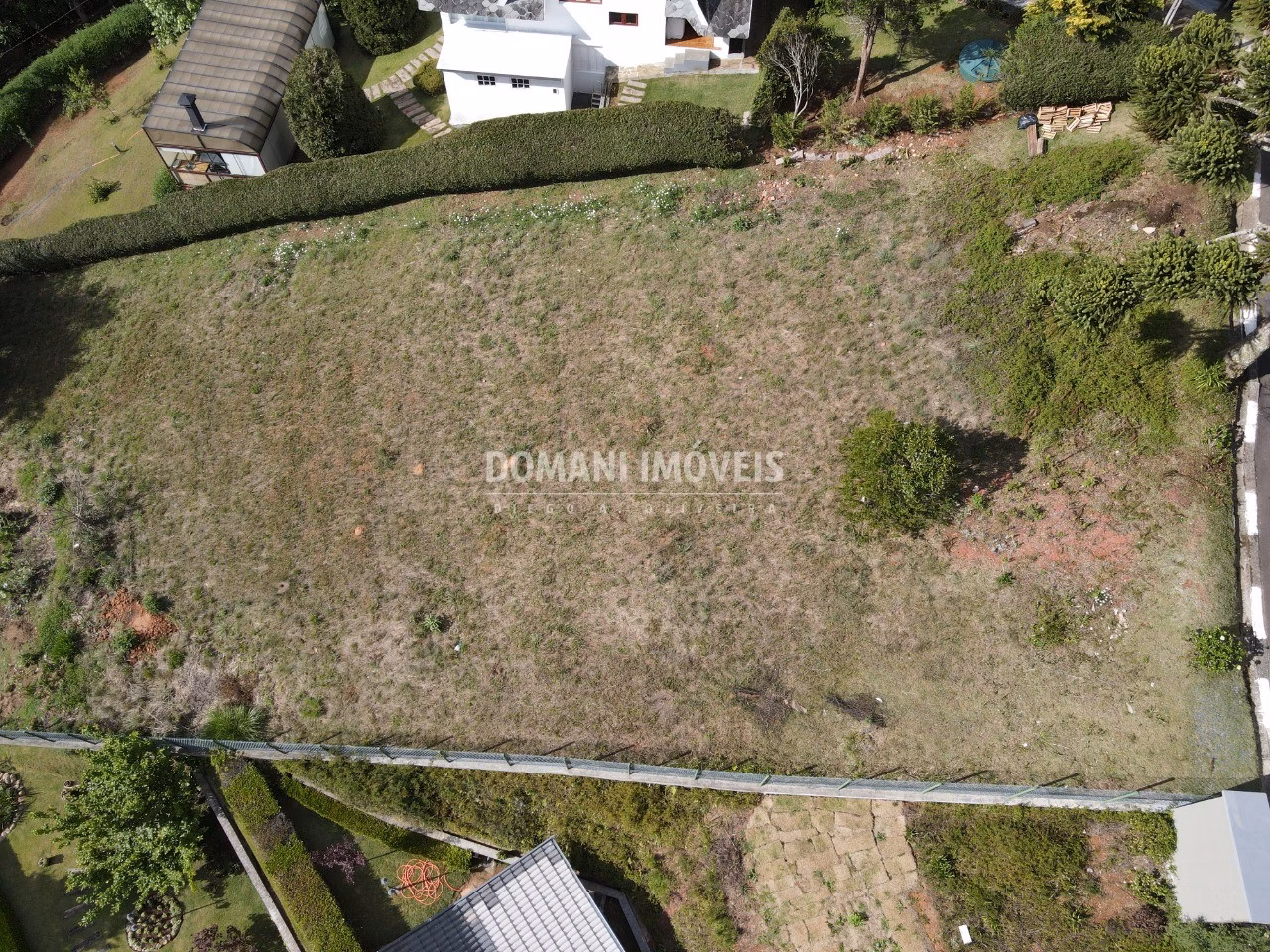 Terreno de 1.030 m² em Campos do Jordão, SP