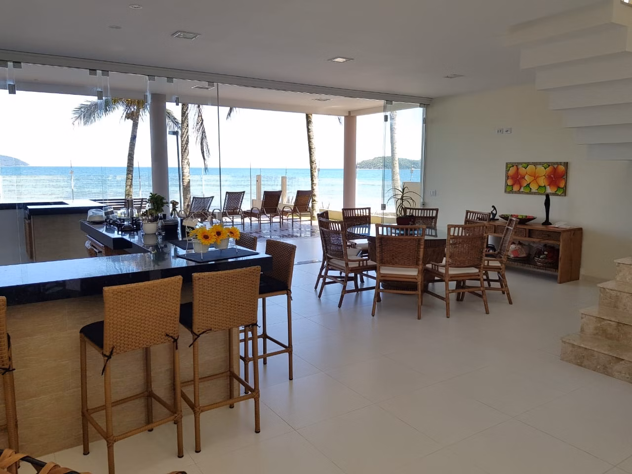 Casa de 630 m² em Ubatuba, SP