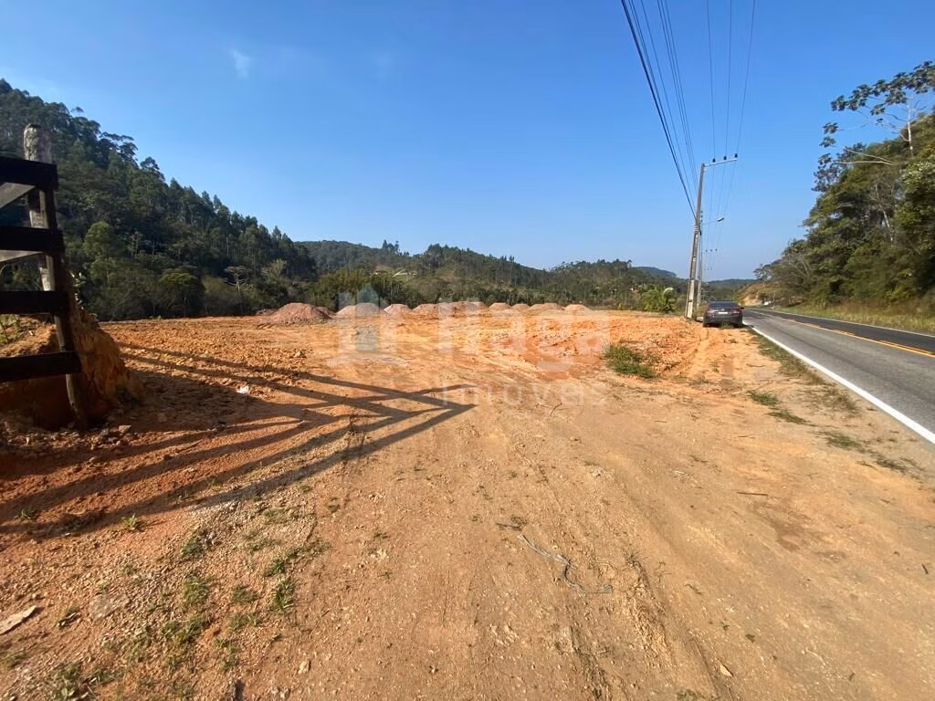 Terreno de 5.880 m² em Nova Trento, SC