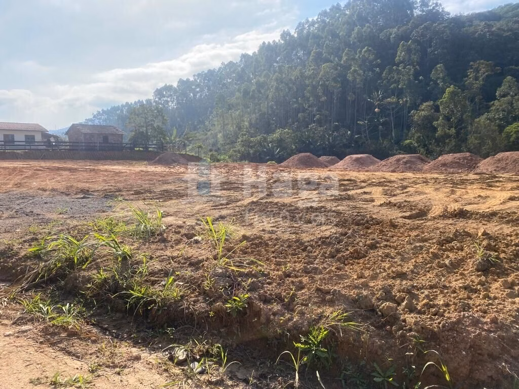 Terreno de 5.880 m² em Nova Trento, SC