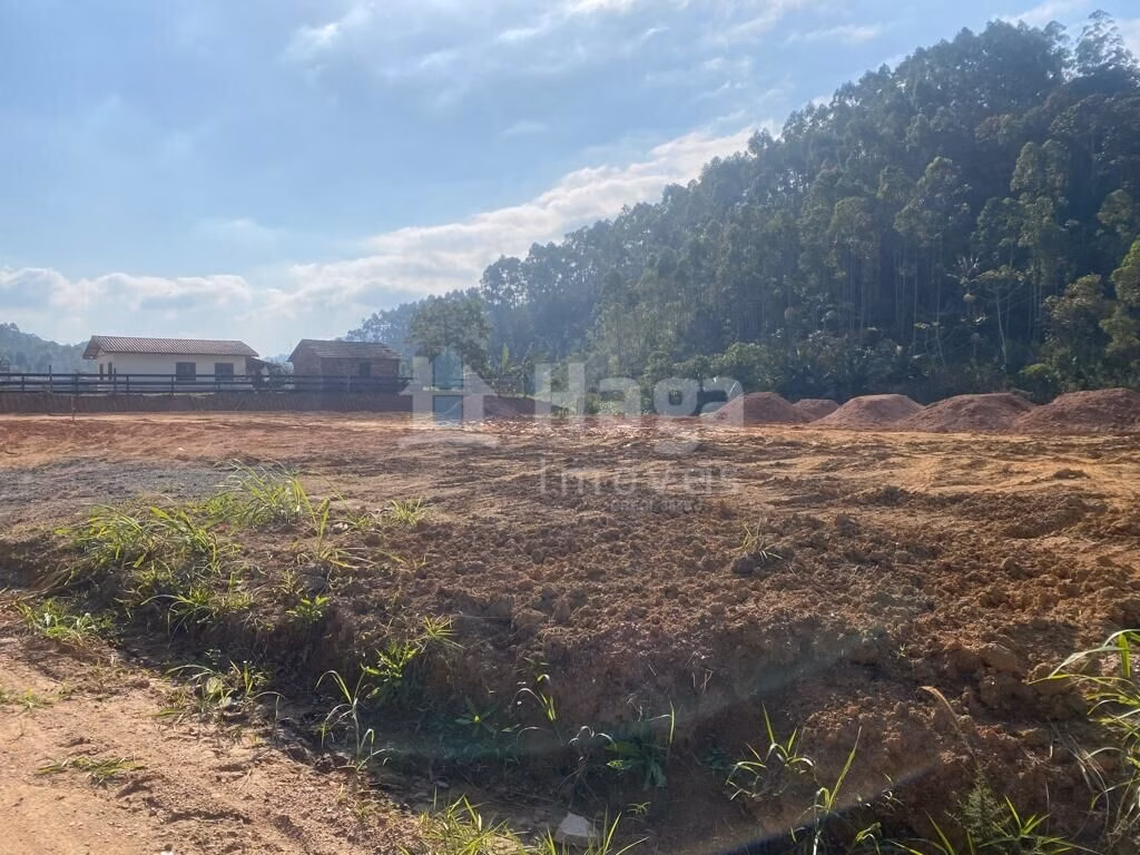 Terreno de 5.880 m² em Nova Trento, SC
