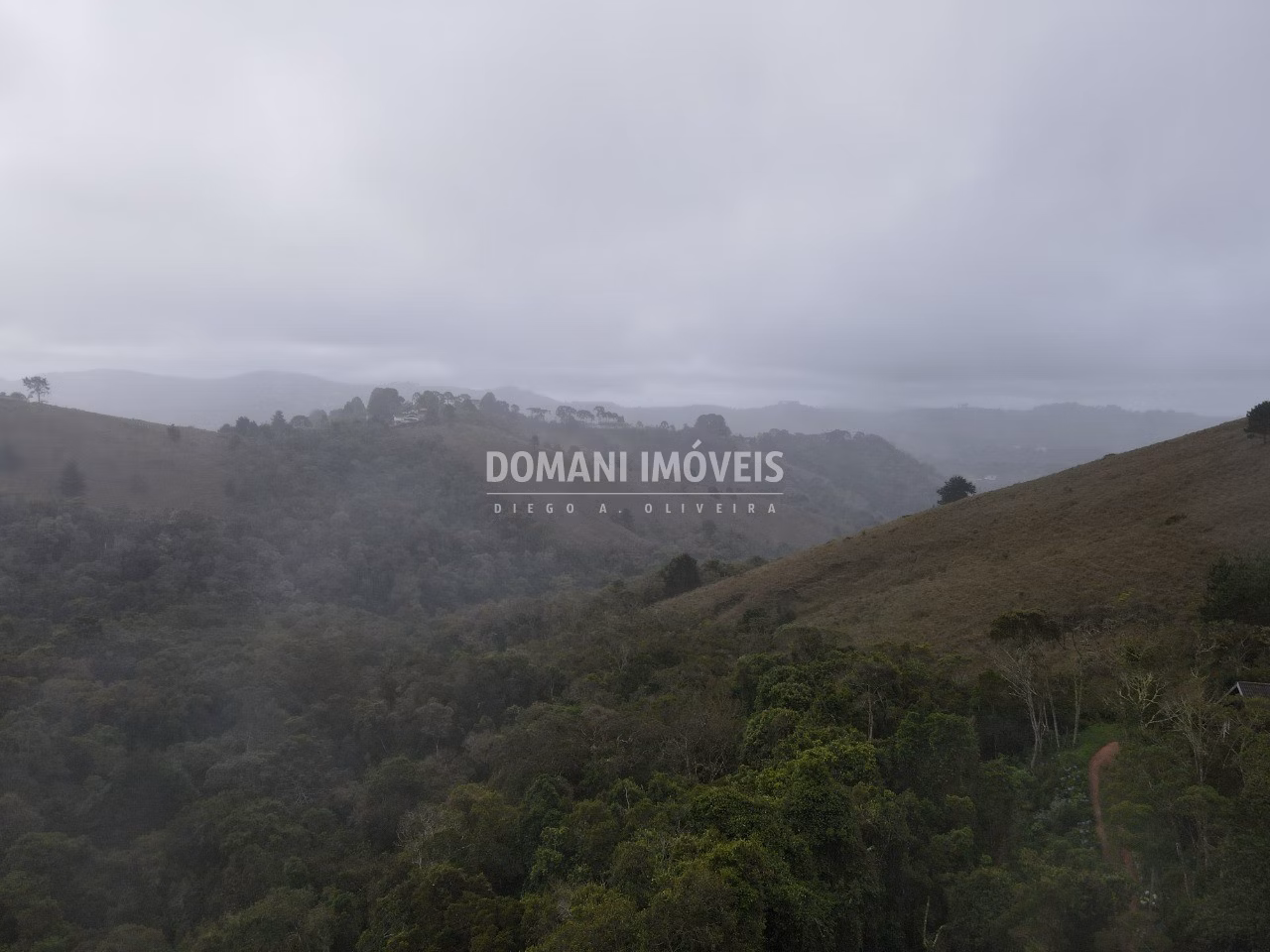 Terreno de 1.200 m² em Campos do Jordão, SP