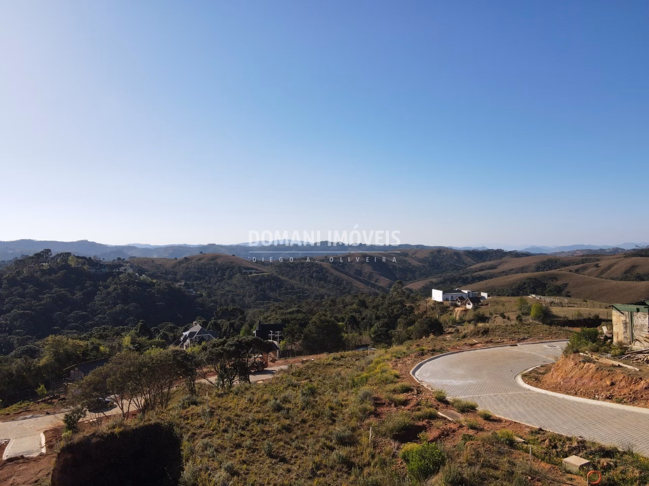 Terreno de 380 m² em Campos do Jordão, SP