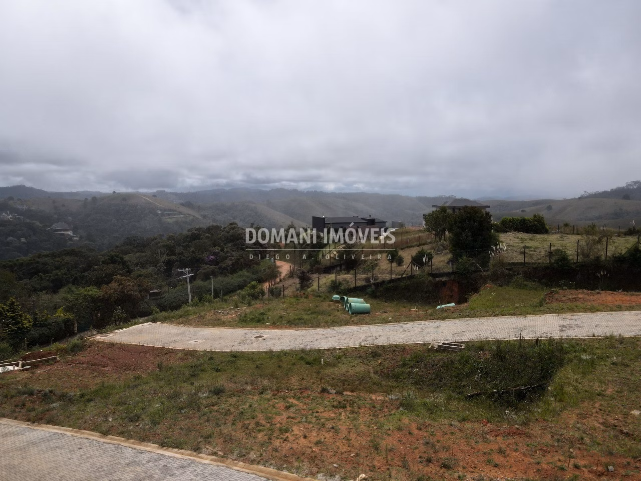 Terreno de 380 m² em Campos do Jordão, SP