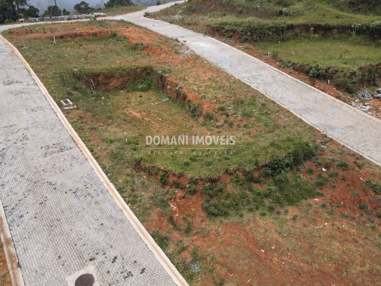 Terreno de 380 m² em Campos do Jordão, SP