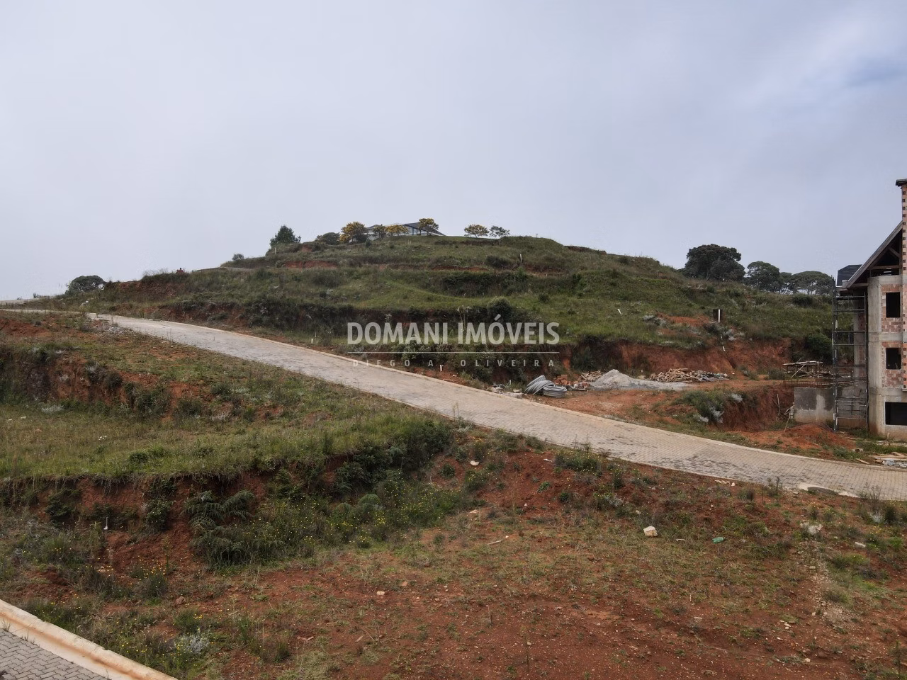 Terreno de 380 m² em Campos do Jordão, SP