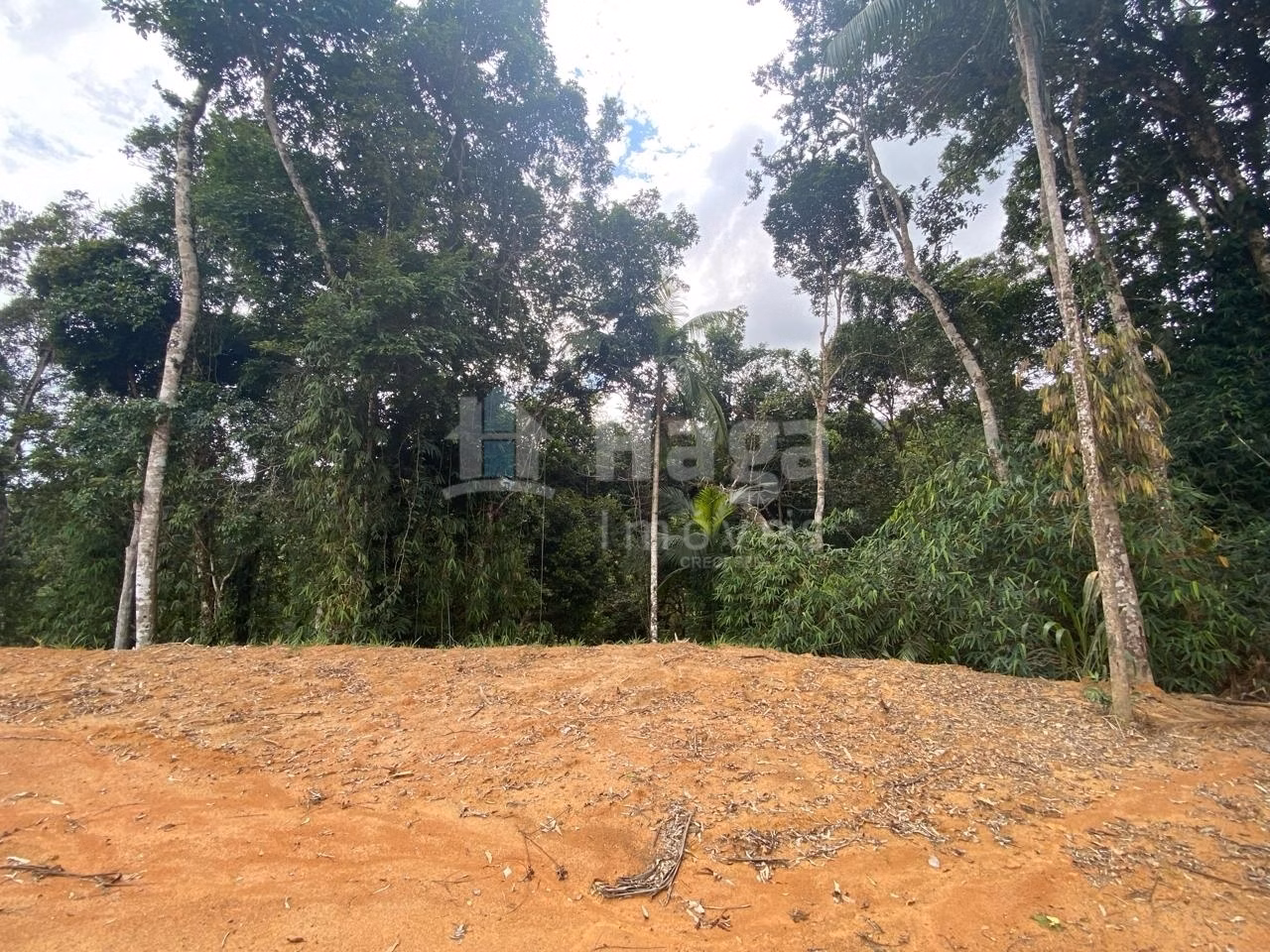 Terreno de 2.400 m² em Guabiruba, SC