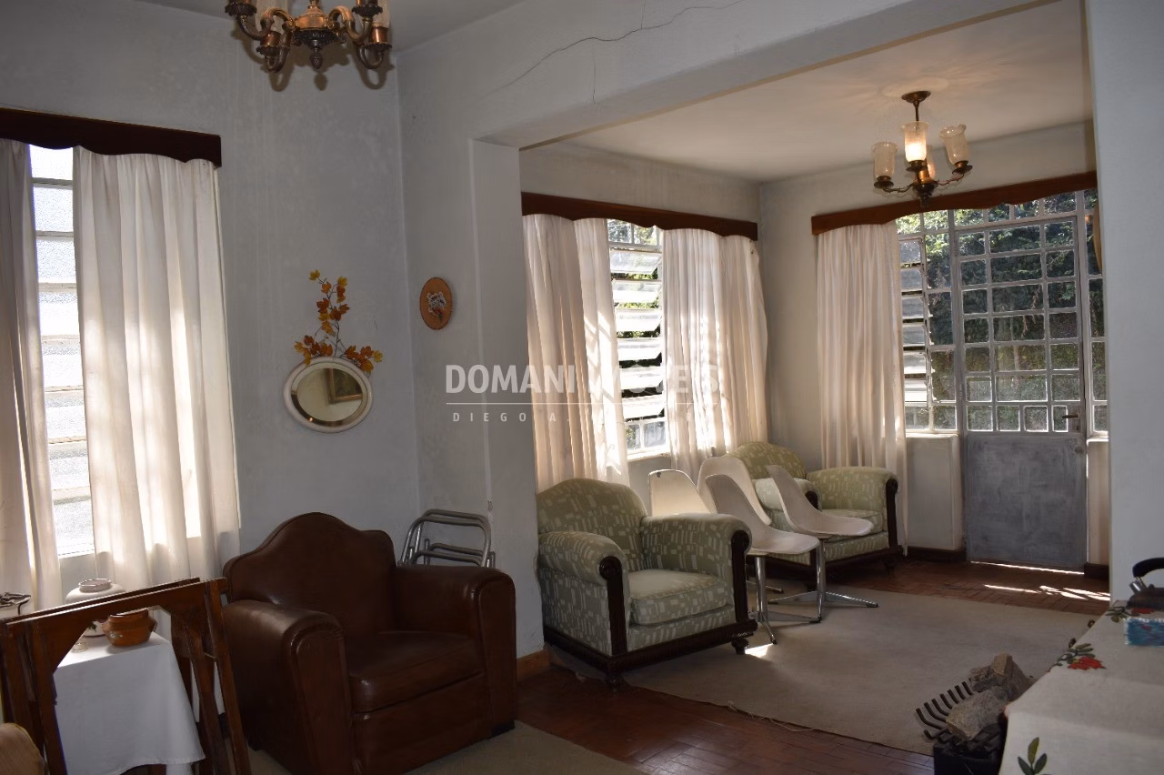 Casa de 2.650 m² em Campos do Jordão, SP