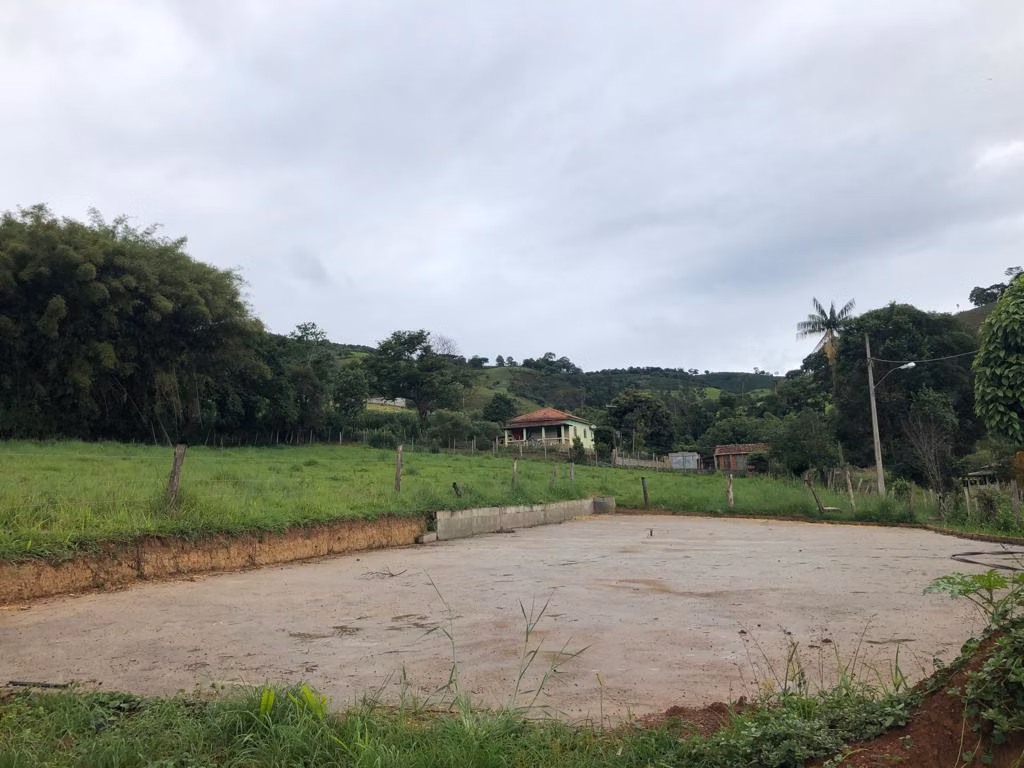 Terreno de 3.600 m² em Congonhal, MG