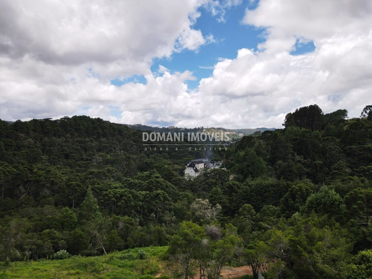 Terreno de 1.990 m² em Campos do Jordão, SP