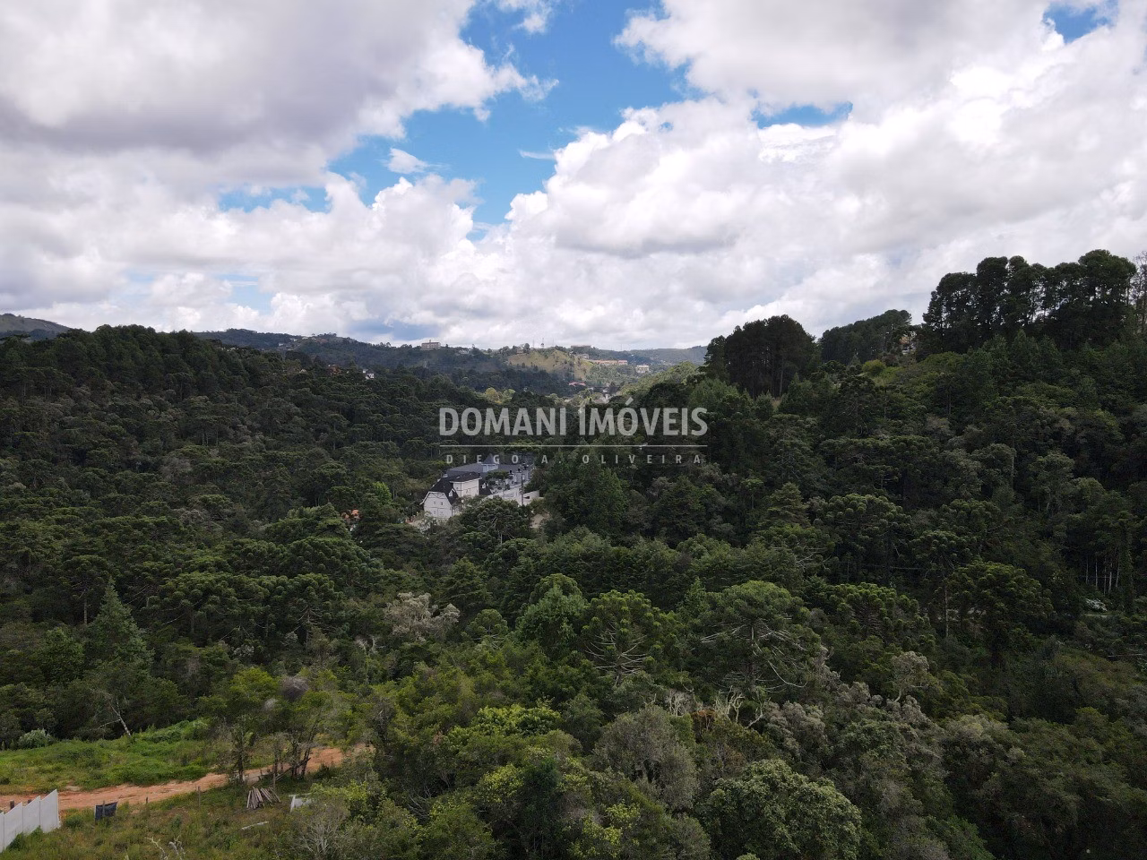 Terreno de 1.990 m² em Campos do Jordão, SP