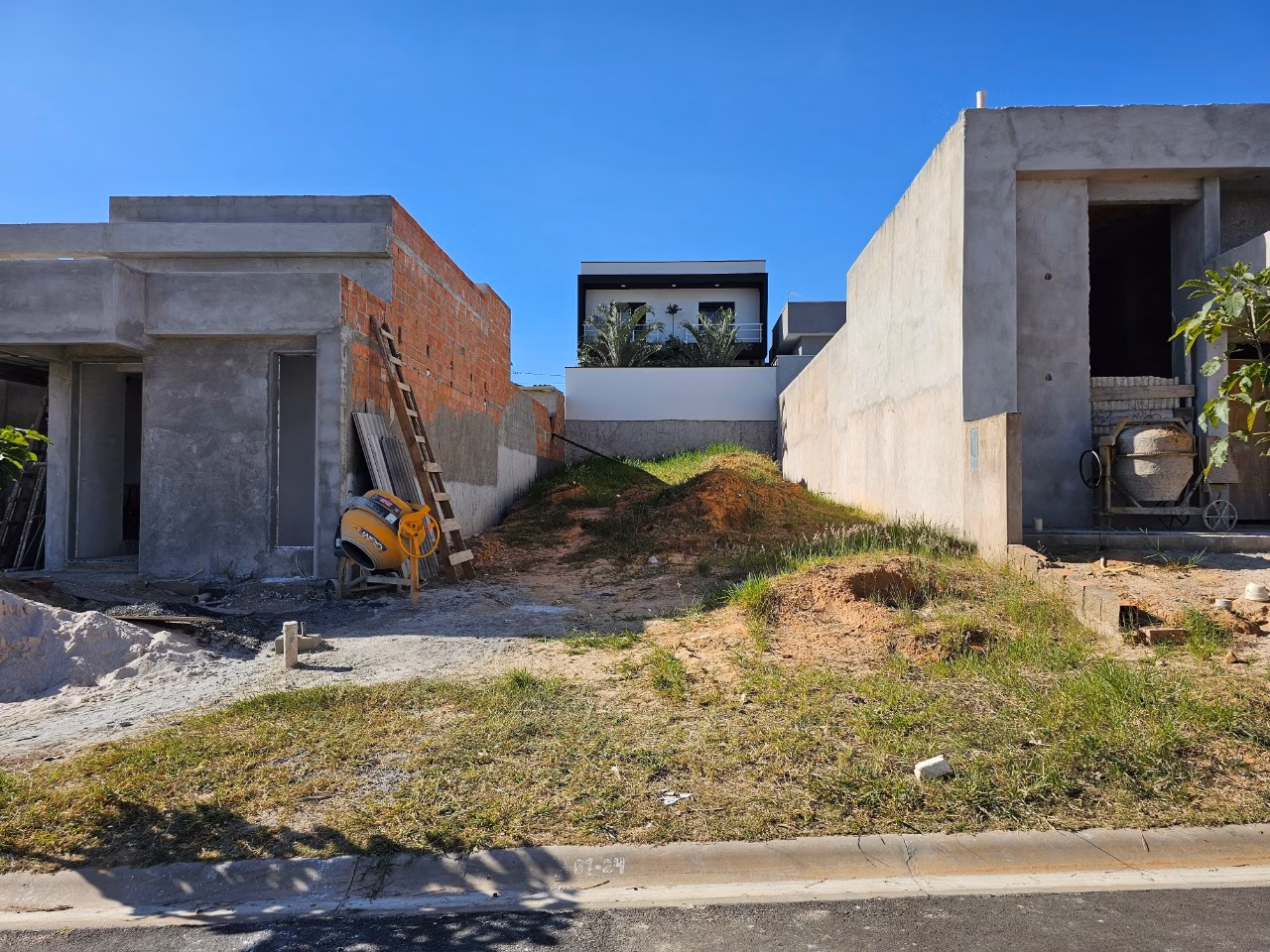 أرض للبيع بمساحة 262 m² في Monte Mor، SP