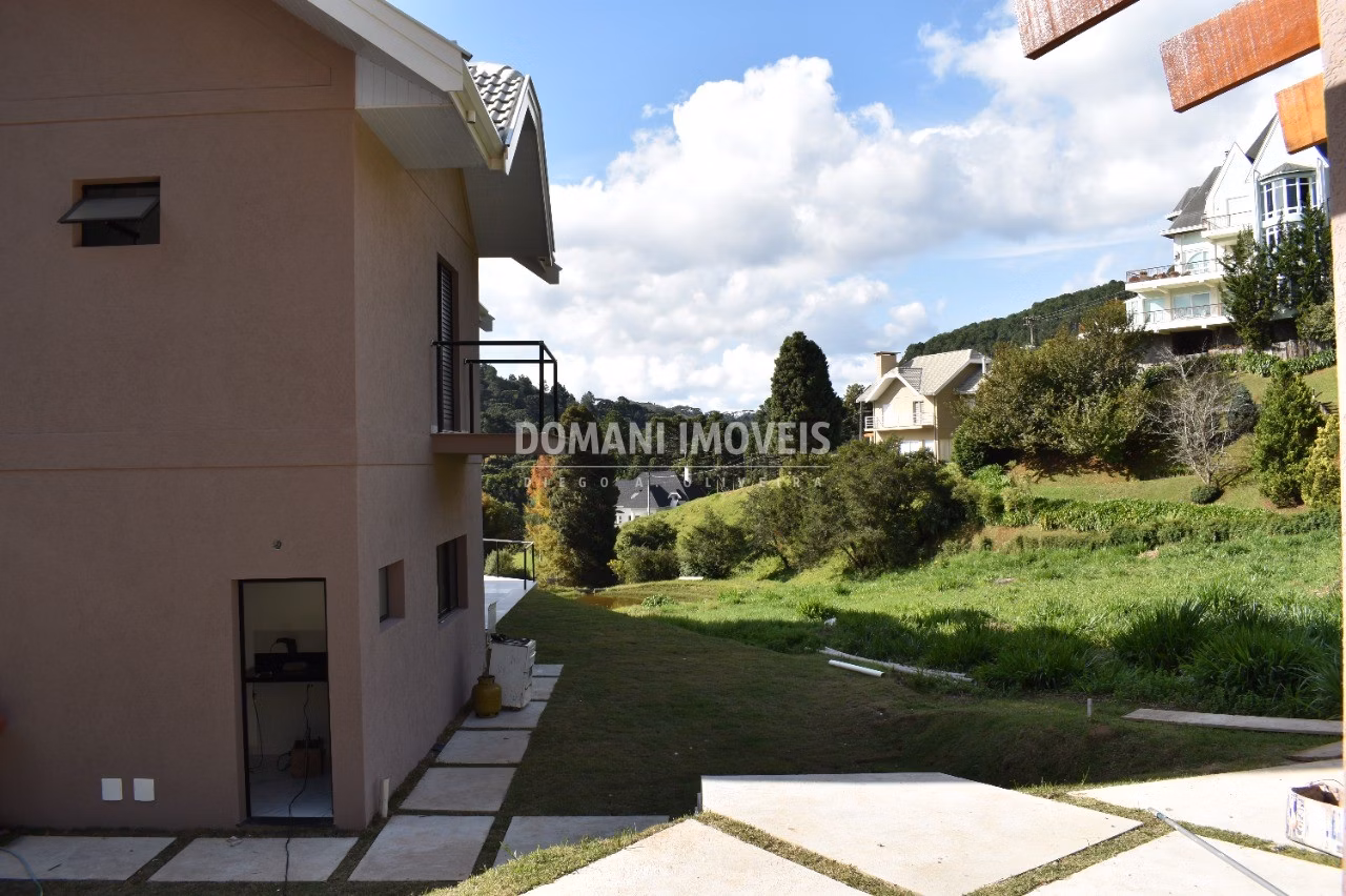 Casa de 1.220 m² em Campos do Jordão, SP