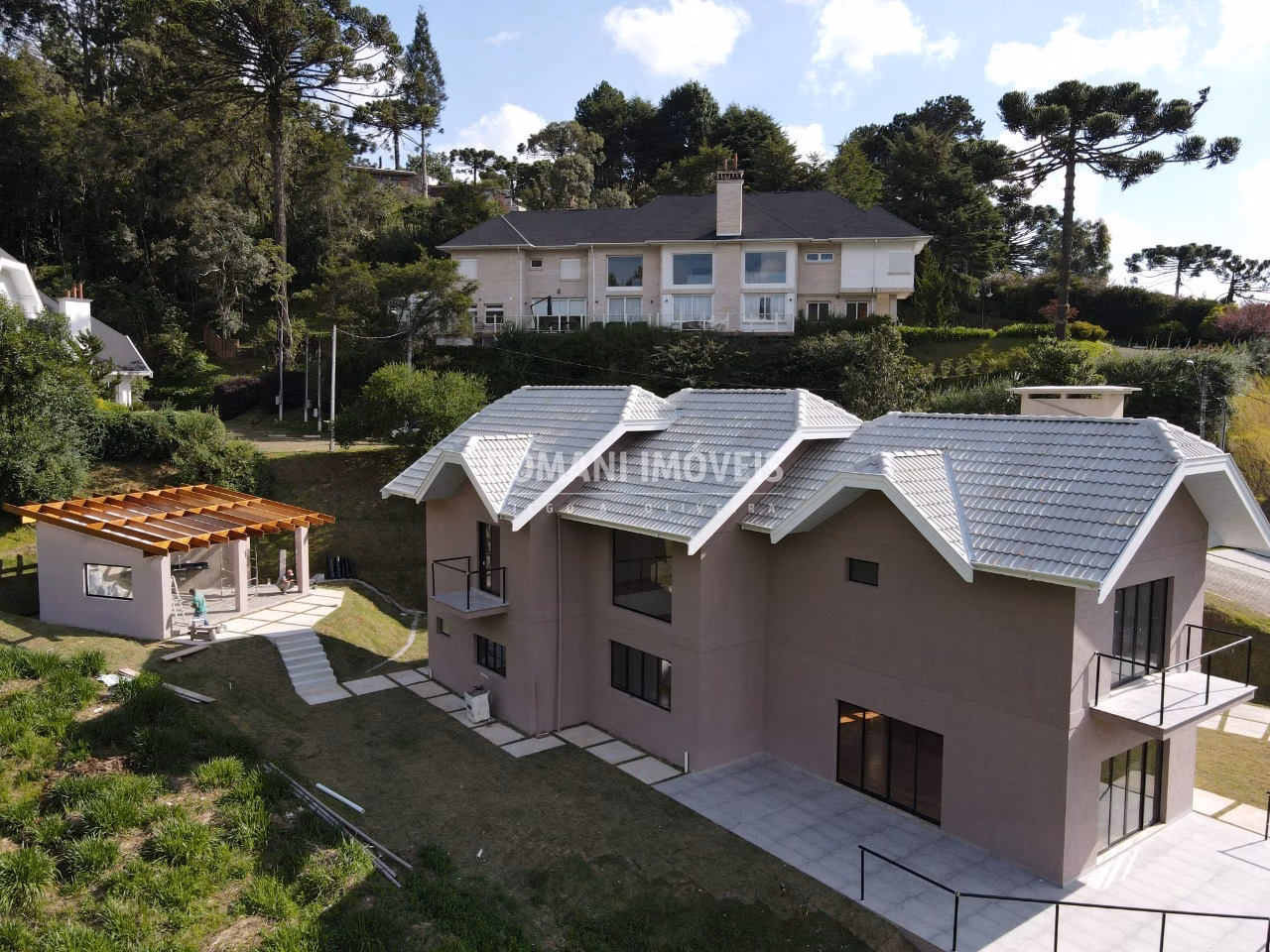 Casa de 1.220 m² em Campos do Jordão, SP