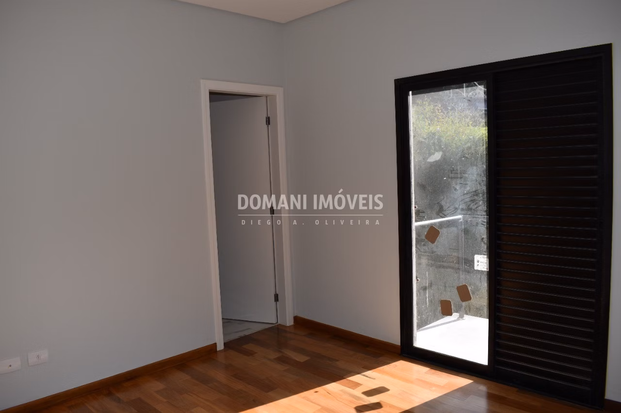 Casa de 1.220 m² em Campos do Jordão, SP