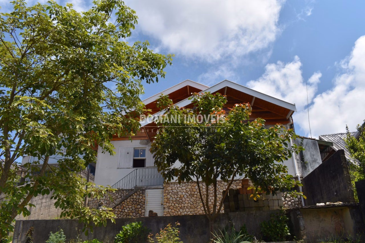 Casa de 305 m² em Campos do Jordão, SP
