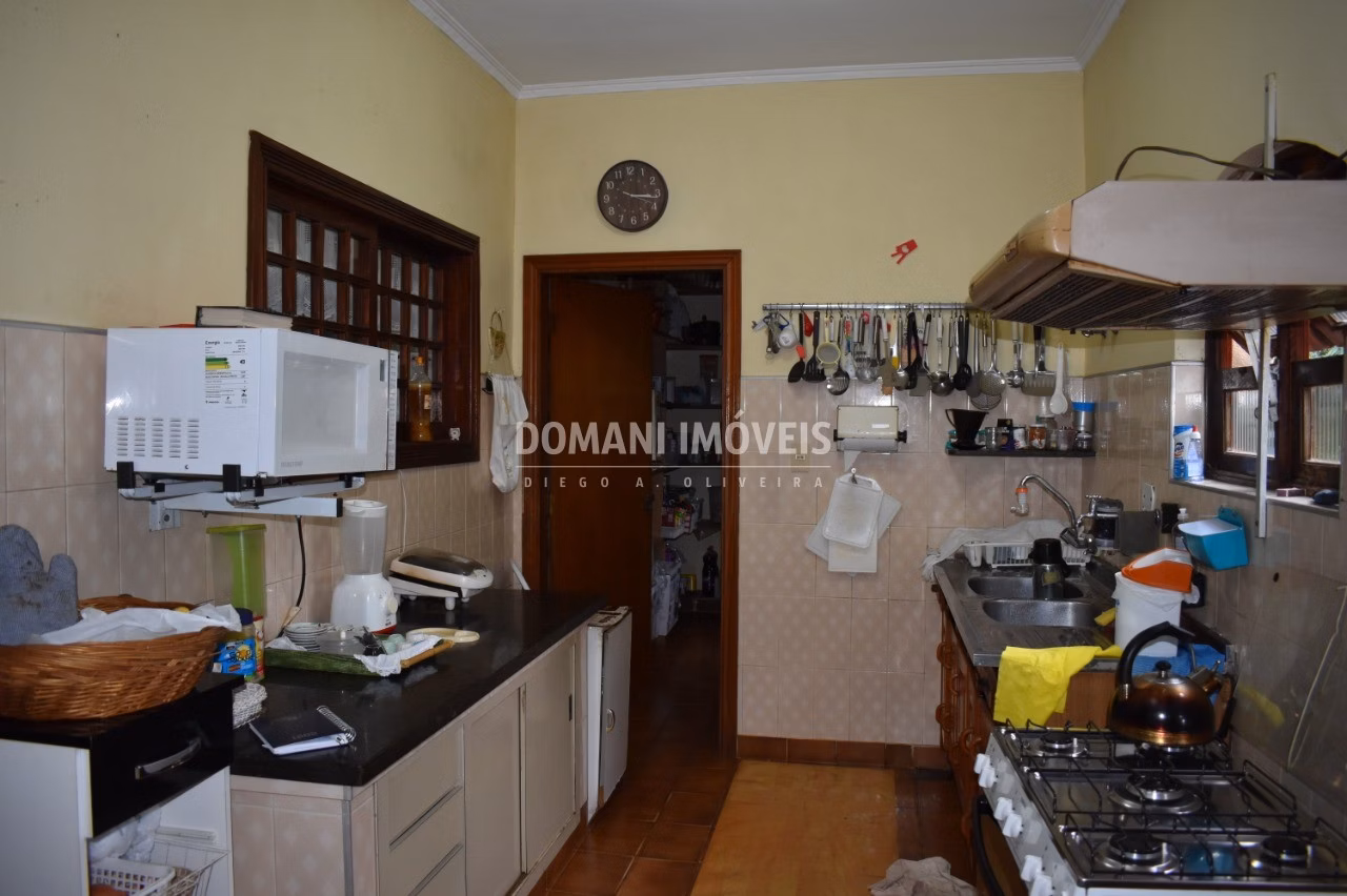 Casa de 2.460 m² em Campos do Jordão, SP