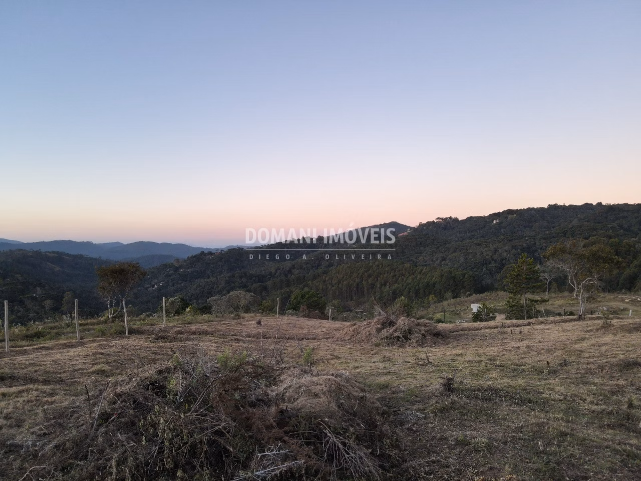 Terreno de 1.565 m² em Campos do Jordão, SP