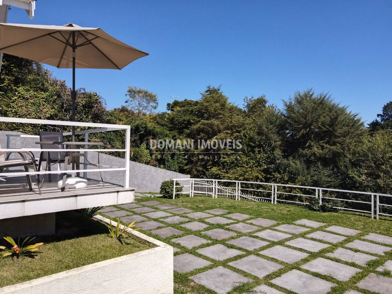 Casa de 690 m² em Campos do Jordão, SP