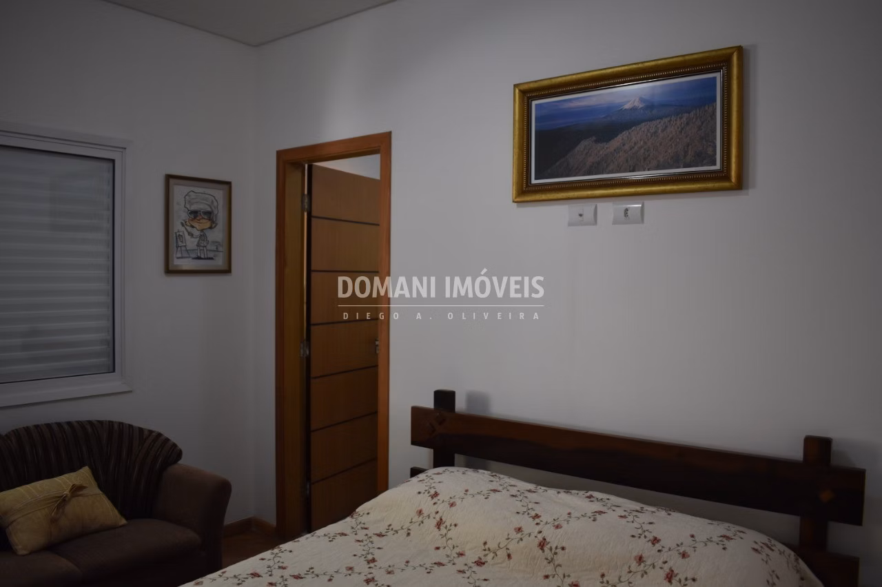 Casa de 690 m² em Campos do Jordão, SP